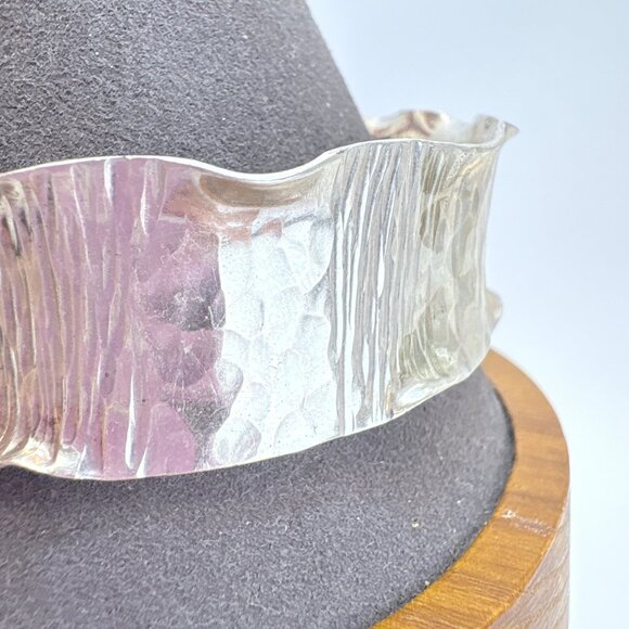 Silver Tone Wavy Design Textured Finish Bangle Bracelet Size 7.5" Fit - Picture 3 of 9